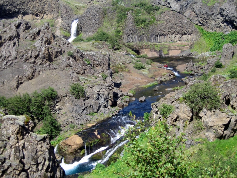 La belleza de las cascadas de Islandia en fotografías