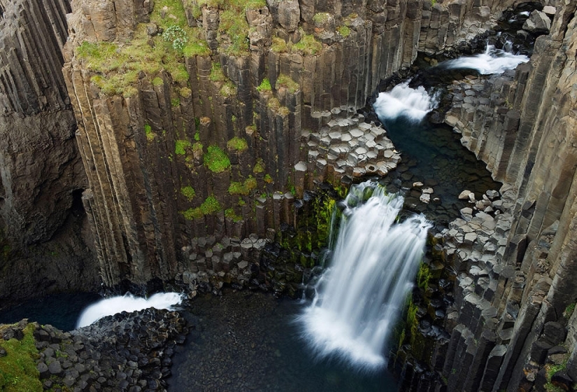 La belleza de las cascadas de Islandia en fotografías