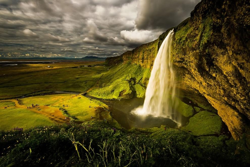 La belleza de las cascadas de Islandia en fotografías