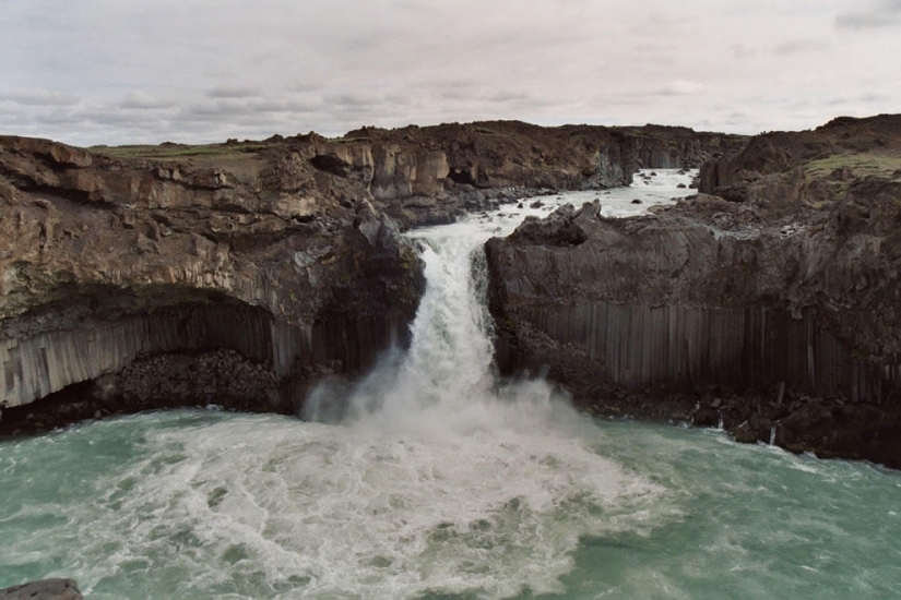 La belleza de las cascadas de Islandia en fotografías