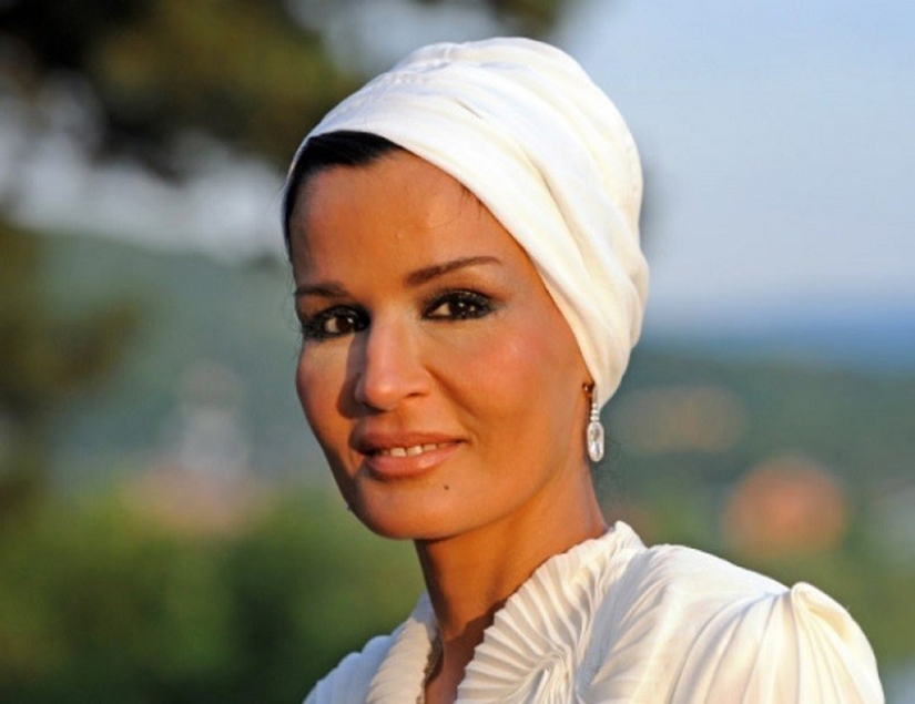 La belleza oriental que realmente gobierna Qatar: Sheikha Moza