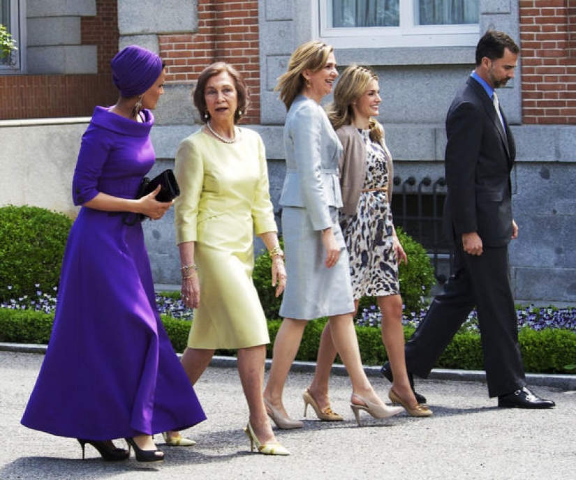 La belleza oriental que realmente gobierna Qatar: Sheikha Moza