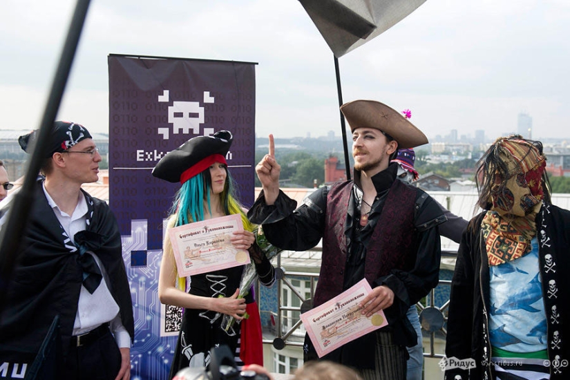 La boda de los seguidores del Pasta Monster tuvo lugar en Moscú La boda de los seguidores del Pasta Monster tuvo lugar en Moscú