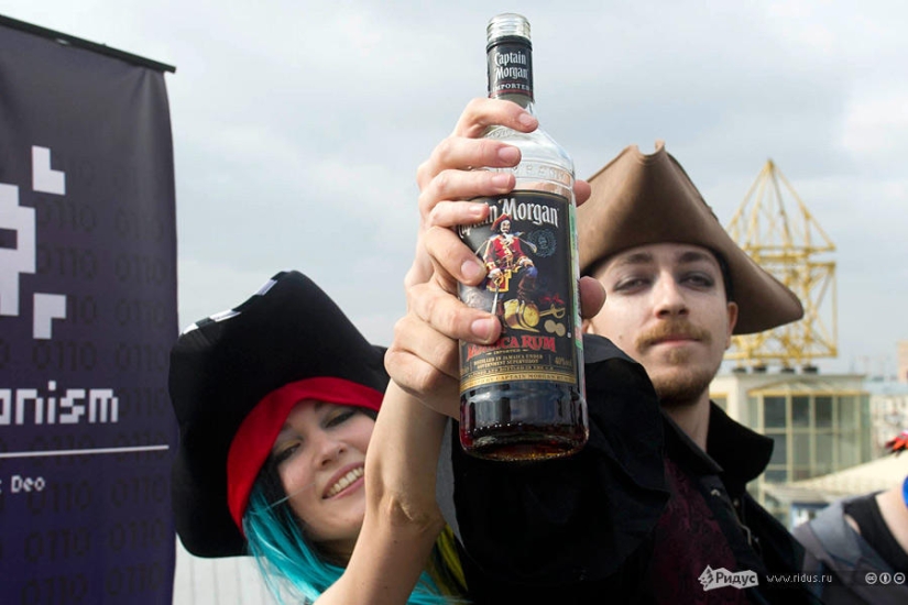 La boda de los seguidores del Pasta Monster tuvo lugar en Moscú La boda de los seguidores del Pasta Monster tuvo lugar en Moscú