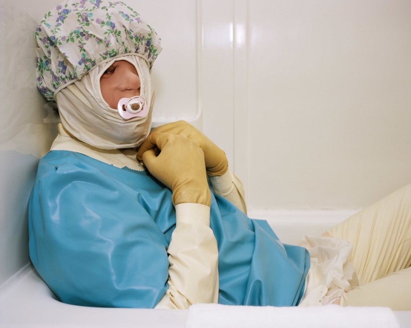 La casa no es para Barbie: hombres que se disfrazan de muñecas sexuales