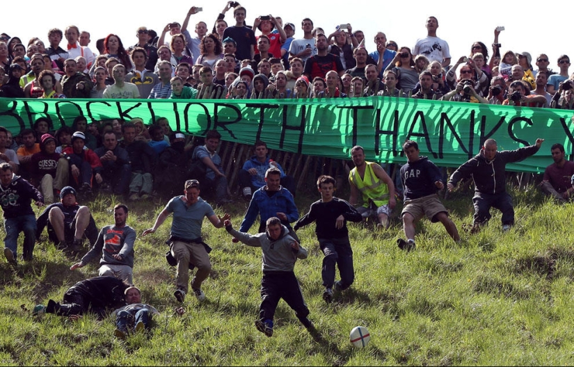 La competencia más ridícula y despiadada de mayo: Cooperschild Cheese Race 2013