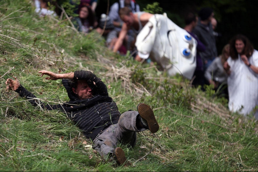 La competencia más ridícula y despiadada de mayo: Cooperschild Cheese Race 2013