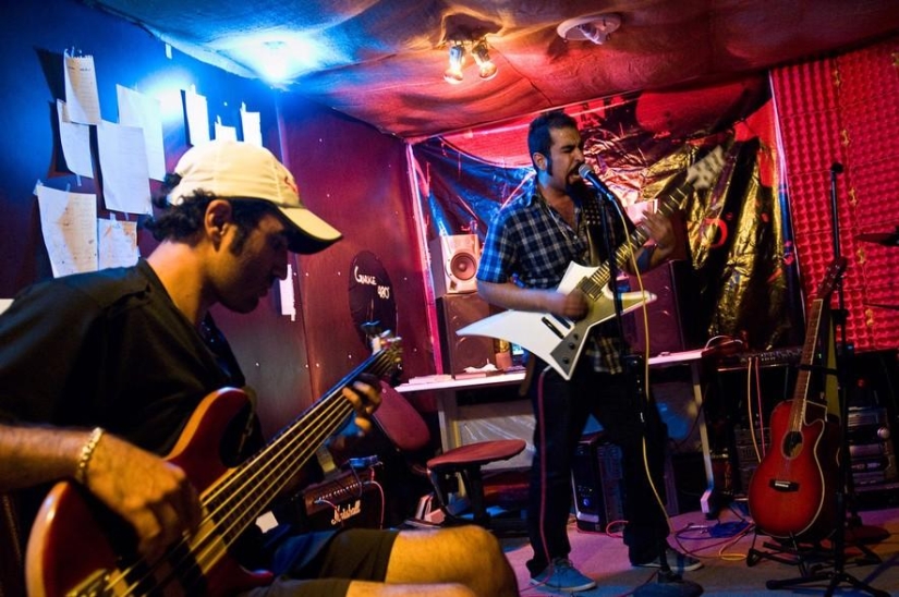 La doble vida de la juventud iraní La doble vida de la juventud iraní