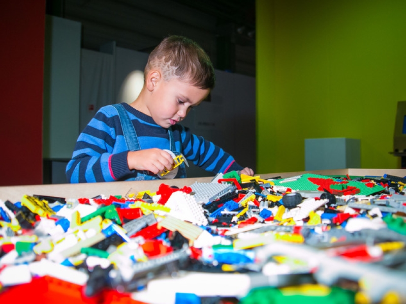 La exposición de fama mundial "El arte de LEGO" se inauguró en Moscú