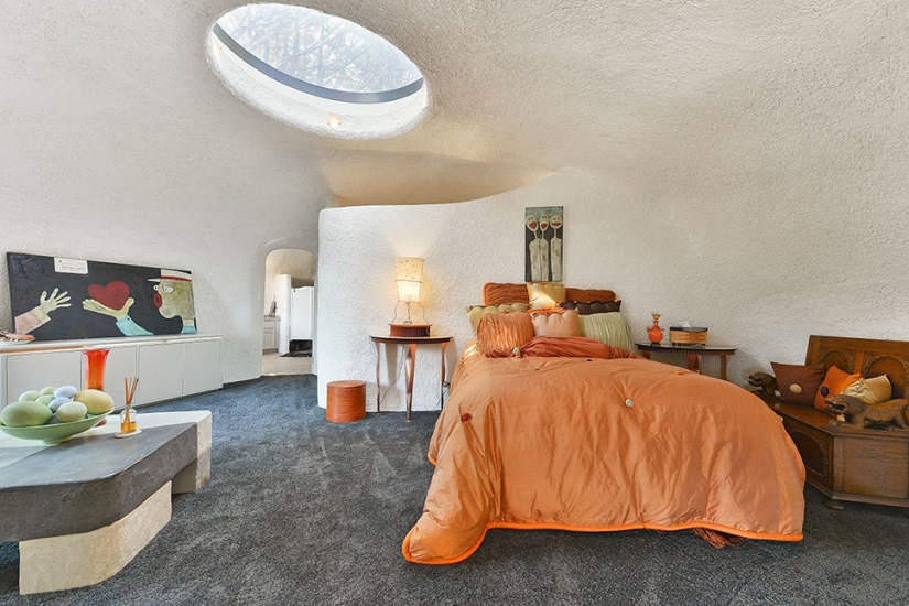 La Extraña Casa de los Picapiedra en California que Nadie Quiere Comprar