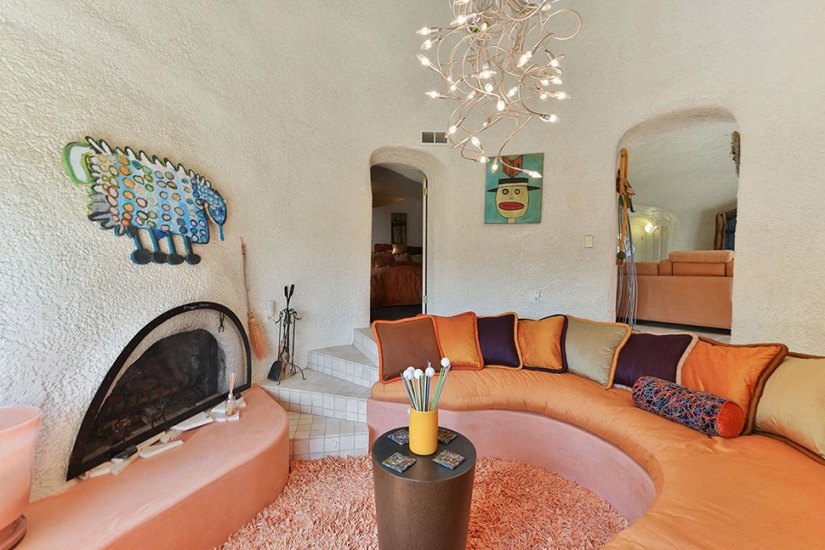 La Extraña Casa de los Picapiedra en California que Nadie Quiere Comprar