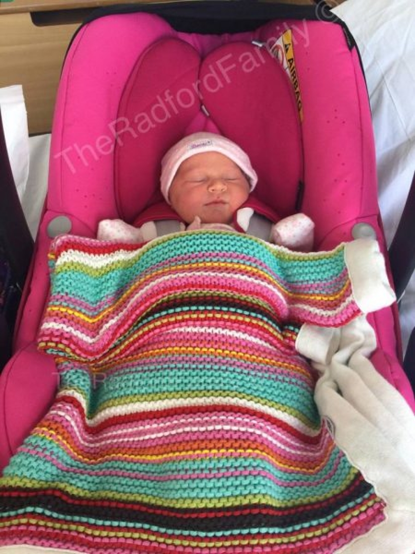 La familia más grande de Gran Bretaña celebra el nacimiento de su hijo número 19