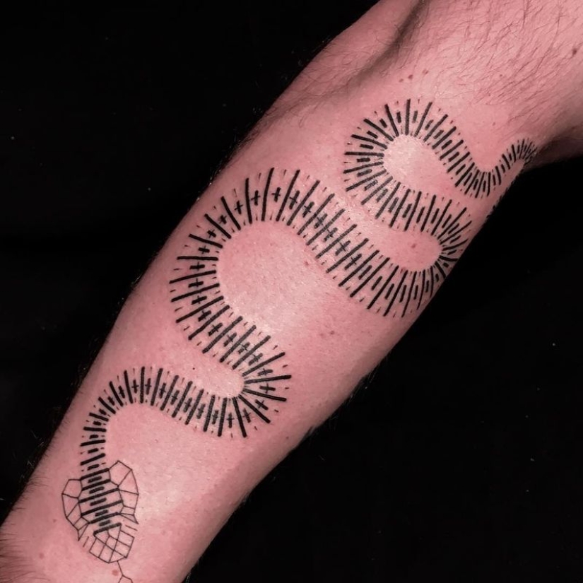 ¡La gente mete la mano en el agujero y el tatuador mete lo que quiere!