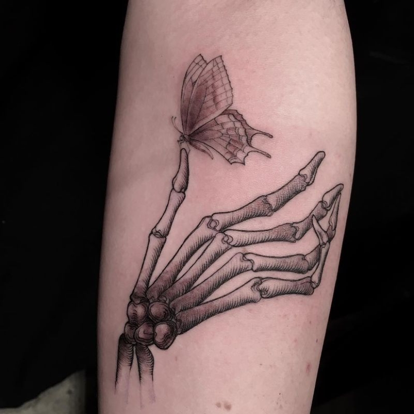 ¡La gente mete la mano en el agujero y el tatuador mete lo que quiere!