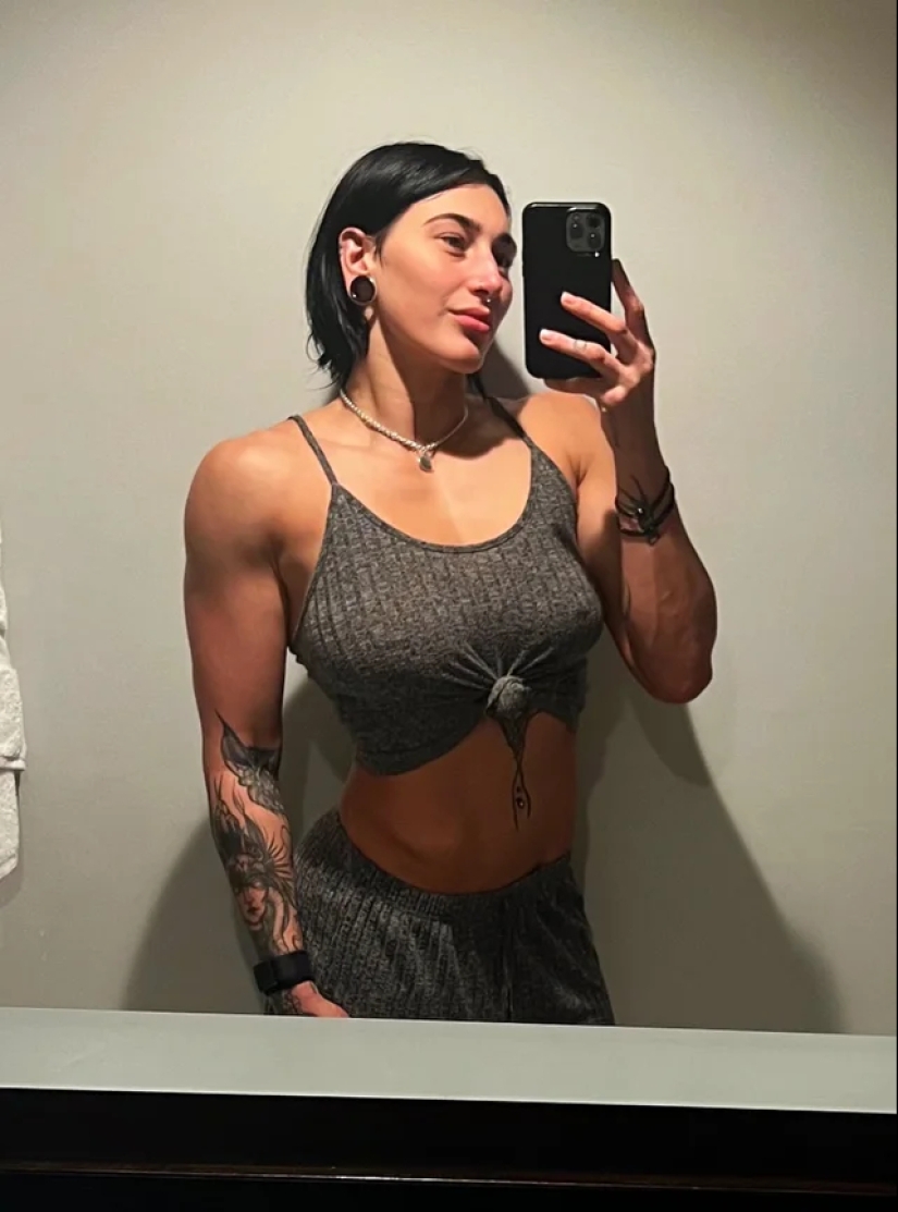 La luchadora Rhea Ripley y sus dos lados: una bestia en el ring y una lindura en la vida real