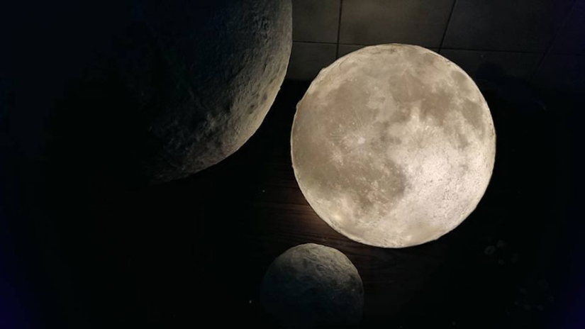 la luna esta en casa
