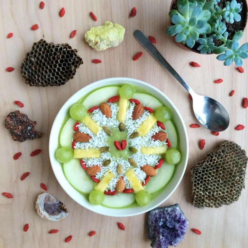La niña crea verdaderas obras de arte con sus platos veganos