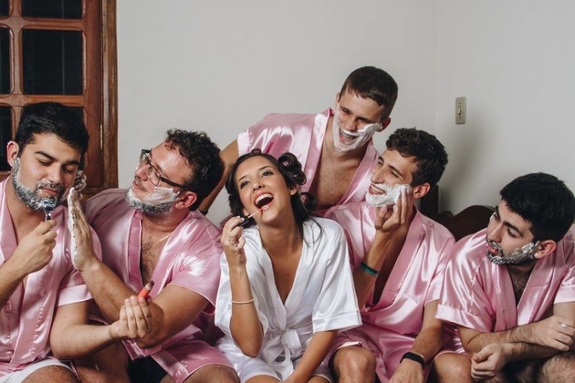 La novia no tenía amigos y organizó una" despedida de soltera " con amigos varones