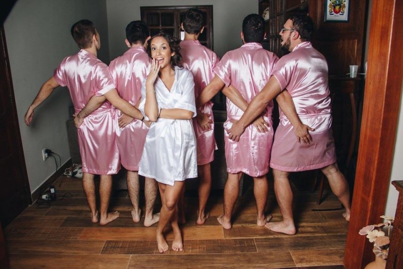 La novia no tenía amigos y organizó una" despedida de soltera " con amigos varones