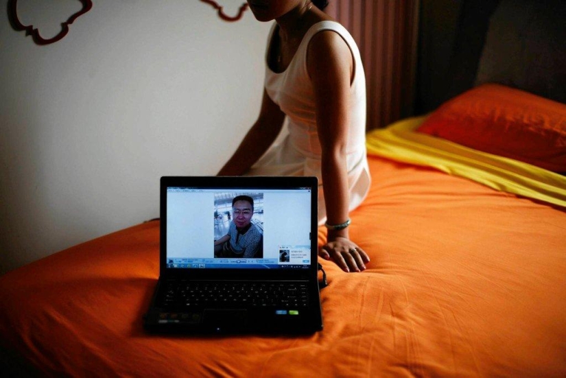 La tragedia de los familiares de los pasajeros desaparecidos del Boeing malasio