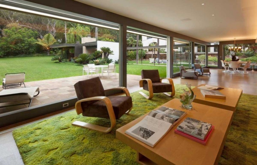 La ultramoderna finca de uno de los creadores de Los Simpson, que se puede comprar por 18 millones de dólares La ultramoderna finca de uno de los creadores de Los Simpson, que se puede comprar por 18 millones de dólares