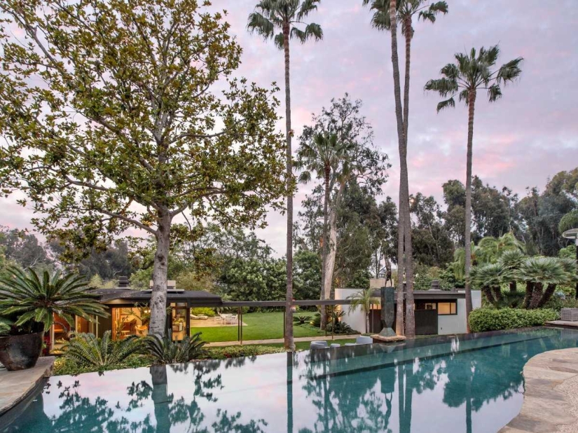 La ultramoderna finca de uno de los creadores de Los Simpson, que se puede comprar por 18 millones de dólares La ultramoderna finca de uno de los creadores de Los Simpson, que se puede comprar por 18 millones de dólares
