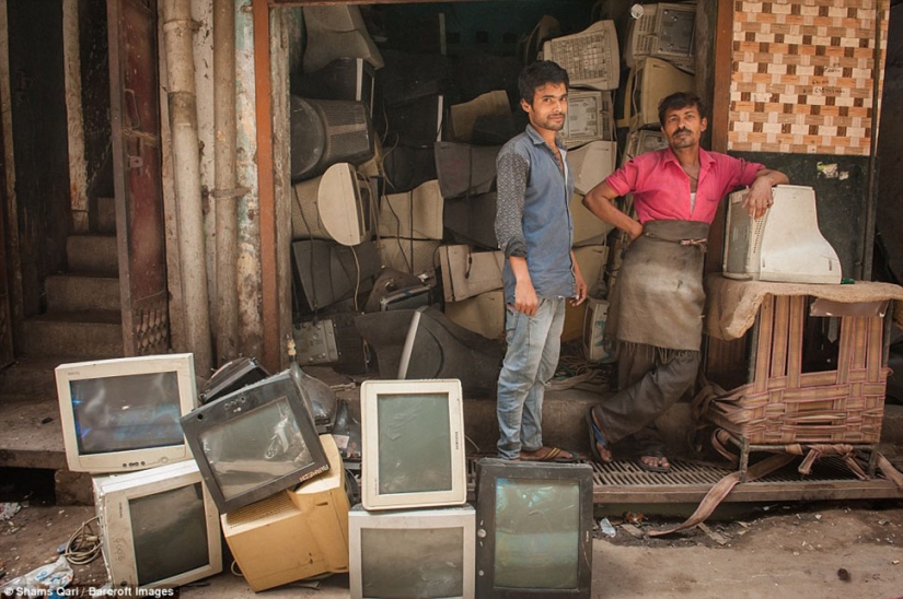 La vida en el cementerio indio de las computadoras La vida en el cementerio indio de las computadoras