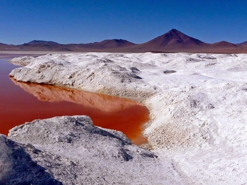 Laguna Sangrienta en Bolivia Laguna Sangrienta en Bolivia