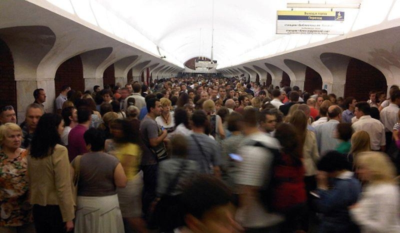 Las 14 evidencias más convincentes del colapso del transporte en Moscú