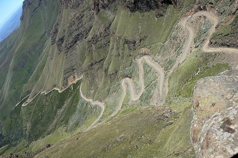 Las 20 carreteras más pintorescas y arriesgadas para los amantes de la aventura