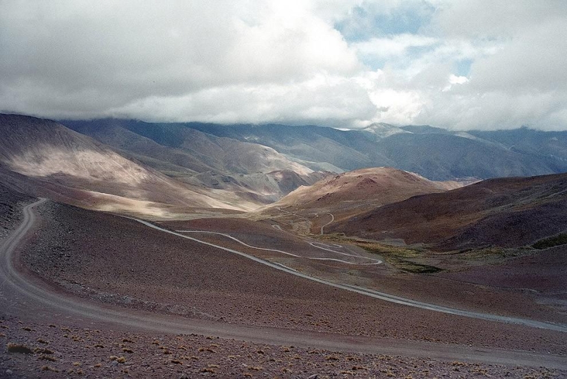 Las 20 carreteras más pintorescas y arriesgadas para los amantes de la aventura