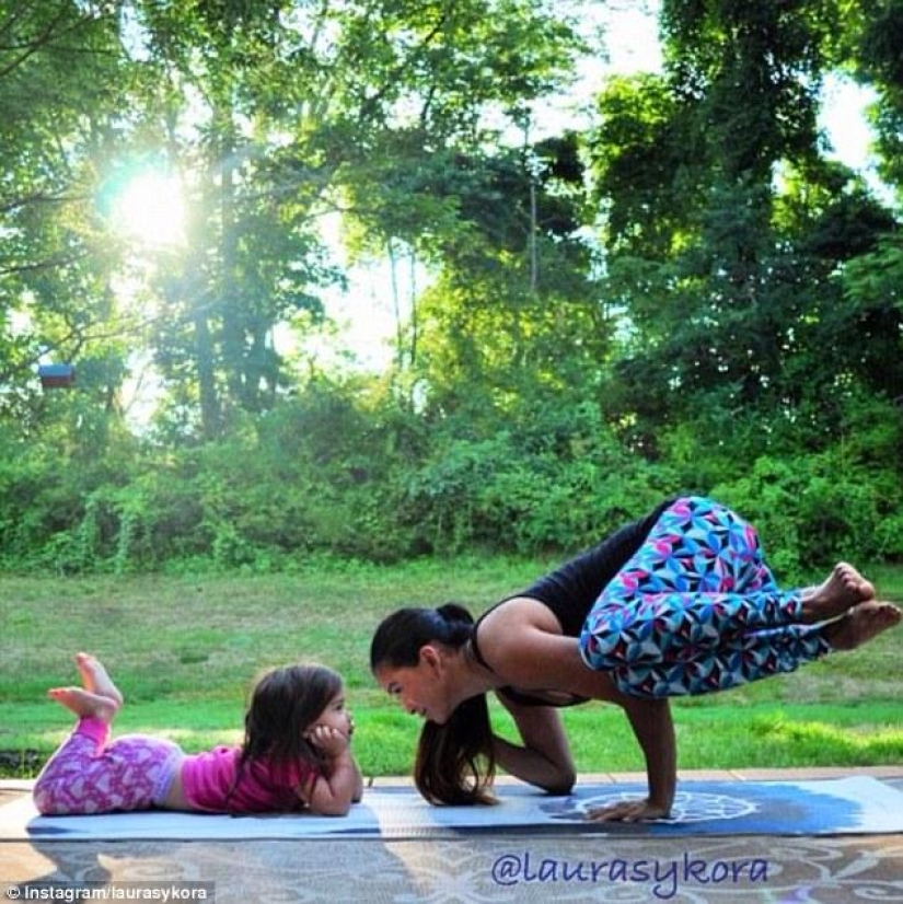 Las clases de yoga de mamá e hija han conquistado el mundo
