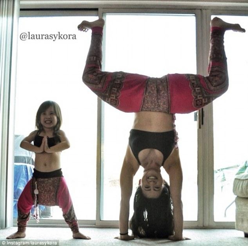 Las clases de yoga de mamá e hija han conquistado el mundo