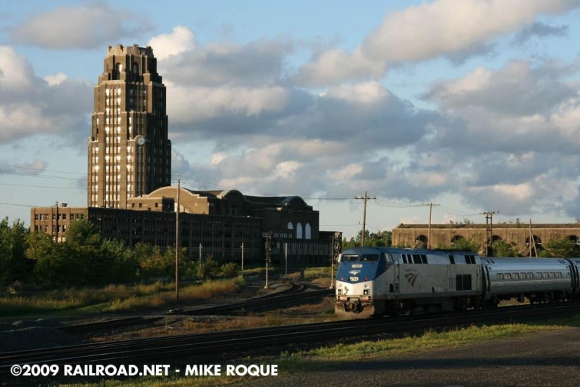 Las estaciones de tren abandonadas más grandes del mundo: Buffalo y Detroit