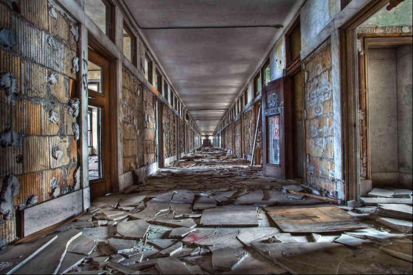 Las estaciones de tren abandonadas más grandes del mundo: Buffalo y Detroit