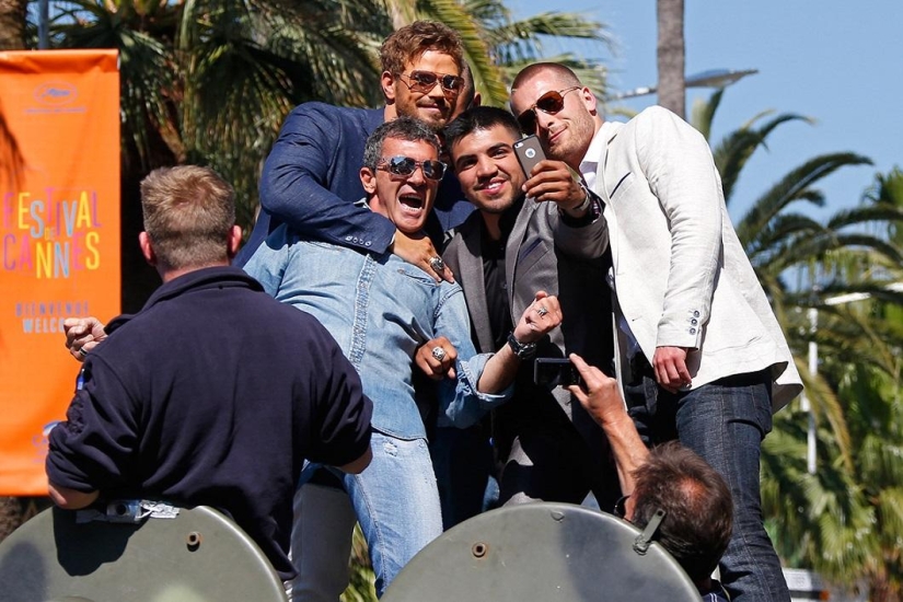 Las estrellas se toman selfies en Cannes Las estrellas se toman selfies en Cannes