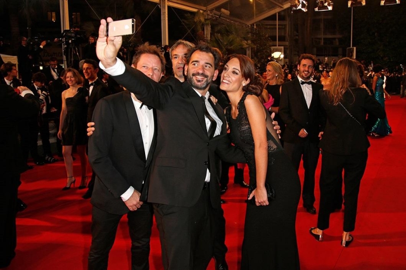 Las estrellas se toman selfies en Cannes Las estrellas se toman selfies en Cannes