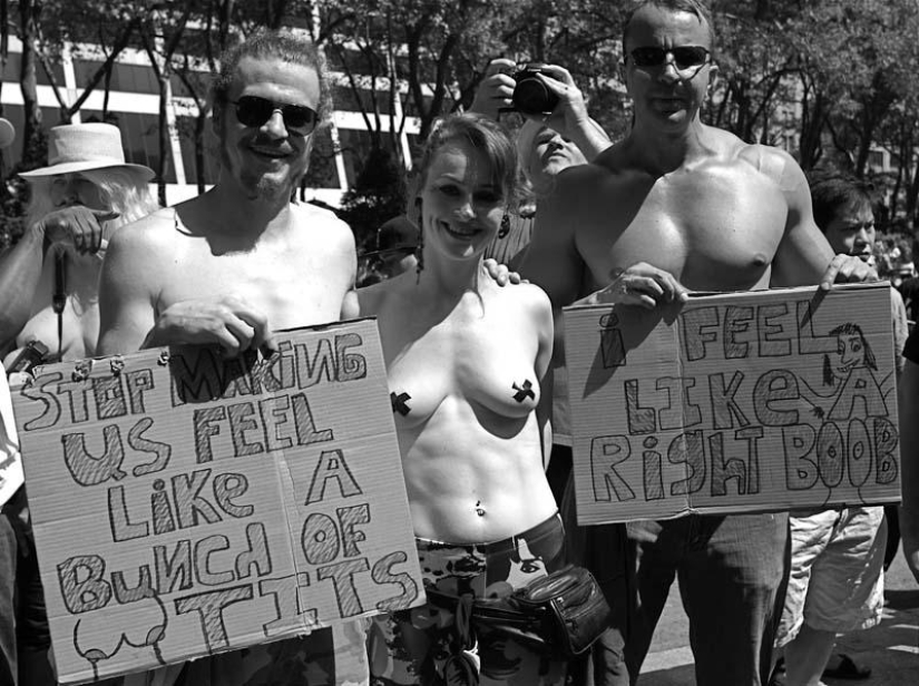 Las fotos más interesantes del Día Nacional del Topless en EE. UU. Las fotos más interesantes del Día Nacional del Topless en EE. UU.