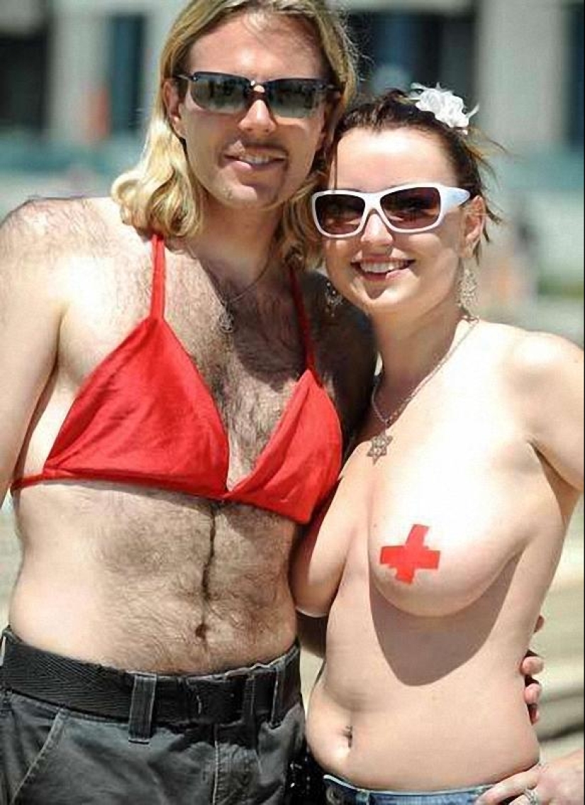 Las fotos más interesantes del Día Nacional del Topless en EE. UU. Las fotos más interesantes del Día Nacional del Topless en EE. UU.