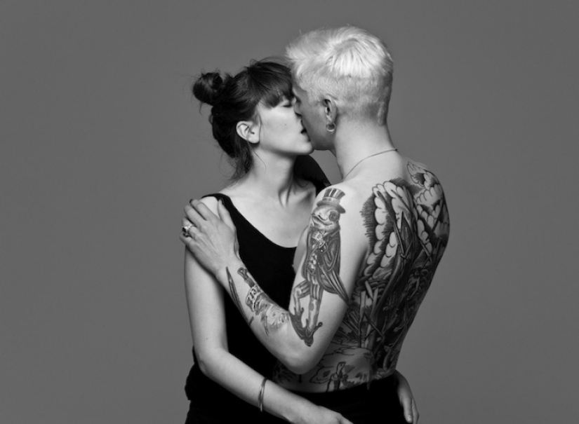 ¿Las fotos son solo amigos o una pareja enamorada? Proyecto fotográfico sobre un beso de Ben Lamberti
