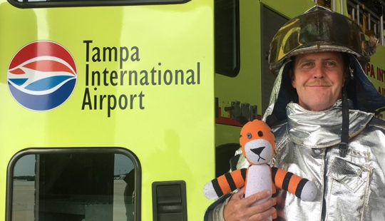 Las locas aventuras de un tigre olvidado en el aeropuerto de Tampa