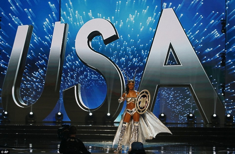 Las participantes del certamen Miss Universo 2016 mostraron sus versiones de trajes nacionales