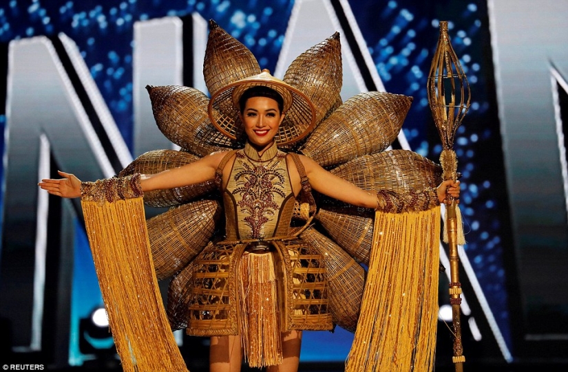 Las participantes del certamen Miss Universo 2016 mostraron sus versiones de trajes nacionales