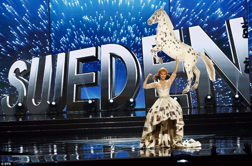 Las participantes del certamen Miss Universo 2016 mostraron sus versiones de trajes nacionales