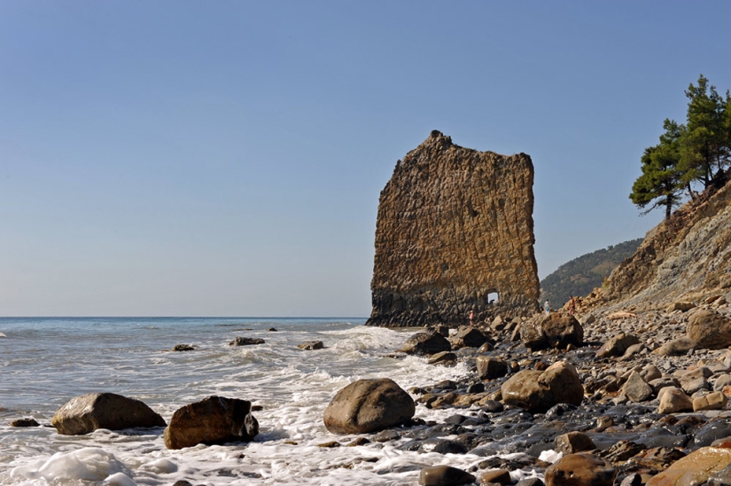 Las rocas marinas más bellas e inusuales. Las rocas marinas más bellas e inusuales.