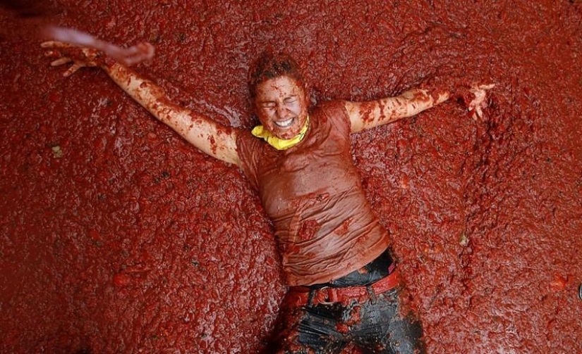 Las tomas más brillantes de accidentes automovilísticos del siglo pasado. Las tomas más brillantes de accidentes automovilísticos del siglo pasado.