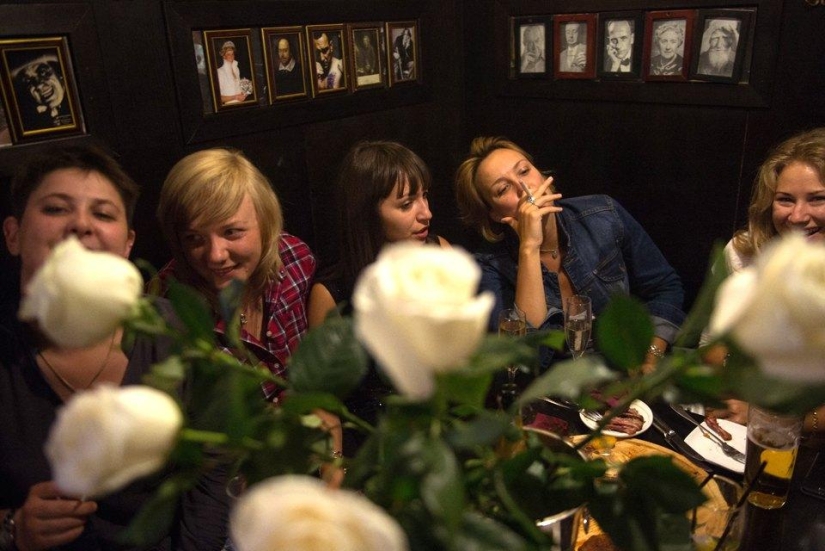 Last day of smoking in clubs, restaurants and bars