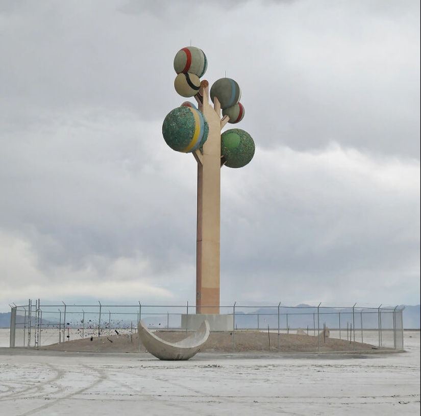Les presentamos una exposición individual “La expansión urbana – El vacío” de Emmanuel Monzón