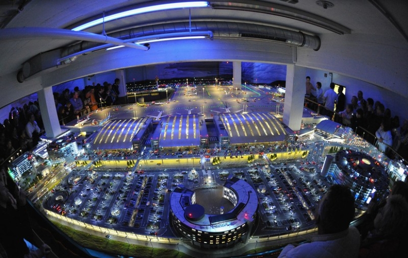 Let's take off! The largest airport model in the world Let's take off! The largest airport model in the world