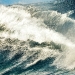 Leyenda del surf: Robbie Maddison monta una ola en una motocicleta Leyenda del surf: Robbie Maddison monta una ola en una motocicleta